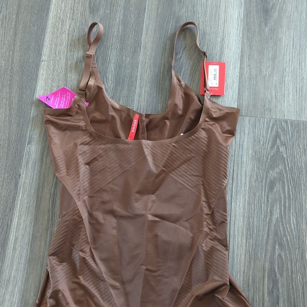 SPANX Thinstincts 2.0 Open Bust Mid Thigh Chestnut Brown Shapewear Bodysuit - Picture 3 of 7